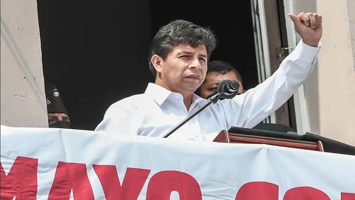 El derrocamiento de Castillo se concretó en diciembre del 2022 cuando el parlamento peruano apoyó una moción de censura en su contra y posteriormente fue arrestado.