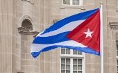 Nosotros preferimos quedarnos para siempre con el Víctor Hugo que escribe "Yo no miro dónde está la fuerza sino dónde está la justicia". Y concluye: "Cuba solo pertenece a Cuba". 