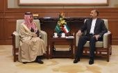La visita de Amir Abdollahian,(a la derecha) se produce tras una invitación realizada por su par de Arabia Saudí, Faisal bin Farhan.