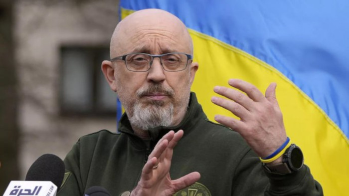 El ministro dimitió luego que se han presentado varios escándalos de corrupción en el ejército ucraniano.