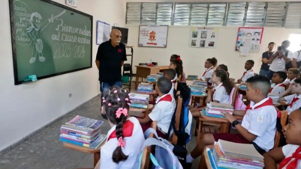 Cuba fue el primer país de América Latina y el Caribe en declararse desde 1961 como Territorio Libre de Analfabetismo.