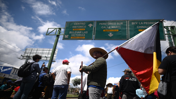 Guatemala atraviesa el sexto día de protestas y bloqueos de carreteras. El presidente electo, Bernardo Arévalo, sostuvo que  la nación vive una transición 