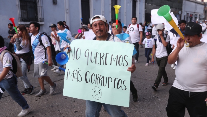 Los manifestantes acusan a Porras de buscar cambiar los resultados de las elecciones celebradas en junio y agosto pasado