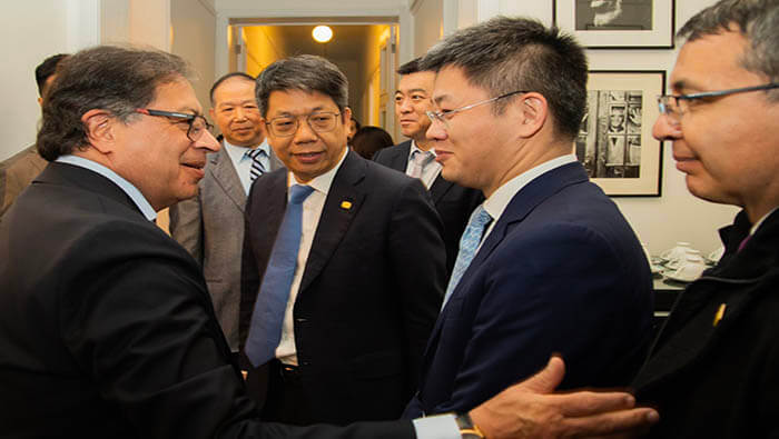 El presidente Gustavo Petro se reunió con empresarios chinos por el metro de Bogotá.