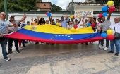 Maduro Moros expresó que este domingo el pueblo, con belleza y alegría, salió a transparentar las garantías del proceso electoral, probar las máquinas, y familiarizarse con la forma de votación y las cinco preguntas del referendo consultivo.