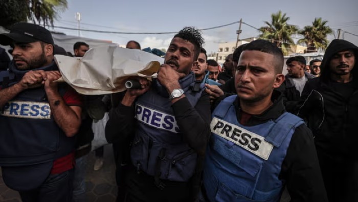 El pasado 13 de octubre, otro ataque sionista en la zona también meridional de Alma al Shaab, en Libano, acabó con la vida de un camarógrafo de Reuters y causó heridas a otros periodistas.