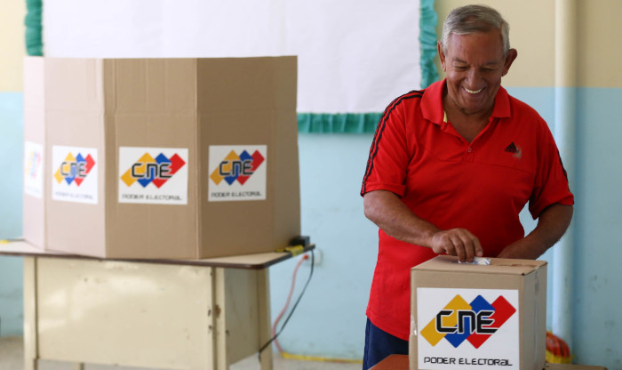 De acuerdo con el Consejo Nacional Electoral, el SÍ en las cinco preguntas superó el 95%. Una respuesta contundente que marca una nueva etapa en la defensa de dicho territorio, dijo el Presidente de la Nación, Nicolás Maduro.