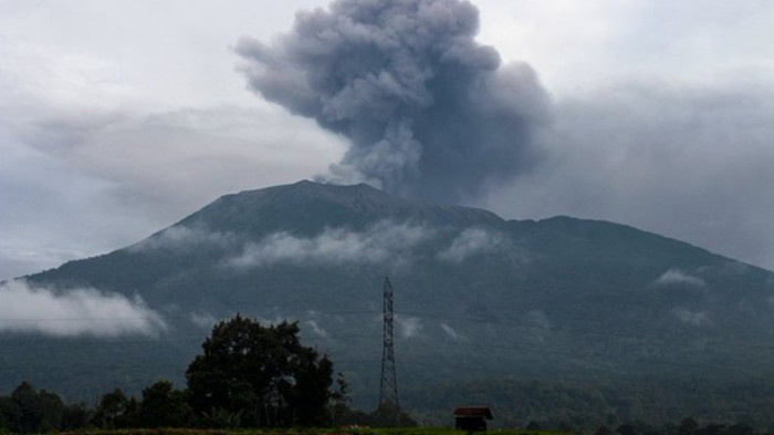 Antes de la última erupción del monte Marapi, los residentes del distrito de Karo, en la provincia de Sumatra del Norte, habían informado repetidamente de erupciones en el monte Sinabung desde 2013.
