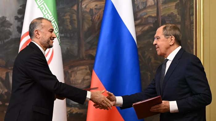 El encuentro entre ambos titulares diplomáticos se produce en el marco de la reunión de los cinco países del mar Caspio.