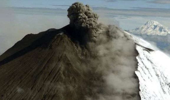 Reportan expulsión leve de cenizas por volcán Sangay, en Ecuador