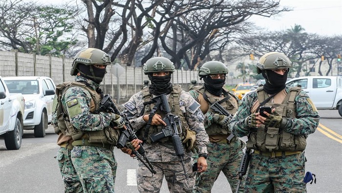 Las Fuerzas Armadas del Ecuador tienen a cargo la seguridad del país y la neutralización de las acciones de los grupos terroristas.