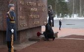 El jefe de Estado ruso depositó flores ante el monumento “Piedra Fronteriza” de la Gran Guerra Patria.
