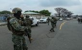 Según el Comando Conjunto de las Fuerzas Armadas los supuestos delincuentes embistieron al personal militar e impactaron contra el vehículo militar.