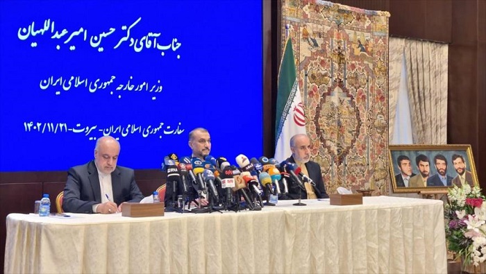 El Canciller iraní (al centro) responsabilizó a EE.UU. de la agresión sionista contra el pueblo palestino