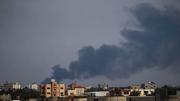 En el campamento de Jabalia, en el norte de la Faja de Gaza, el ataque de aviones israelíes provocó la muerte de al menos dos personas.