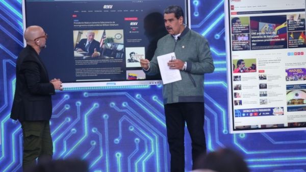 El mandatario Maduro aseguró que tiene los nombres de los exfuncionarios colombianos que dirigen "la campaña de la conspiración contra Venezuela".
