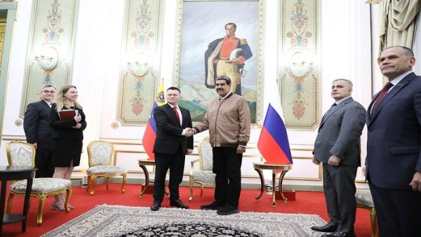 Presidente de Venezuela se reúne con el fiscal general de Rusia