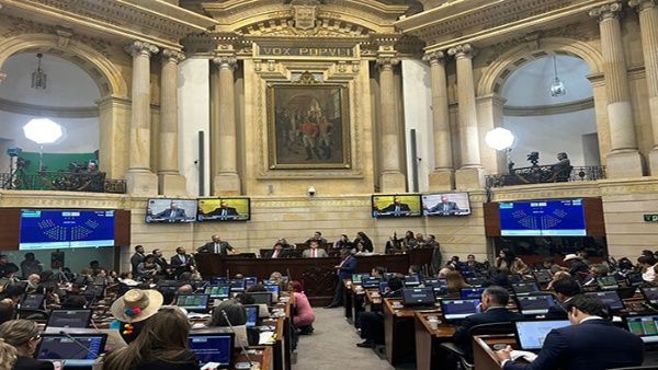 Senado colombiano aprueba reforma pensional de Gustavo Petro