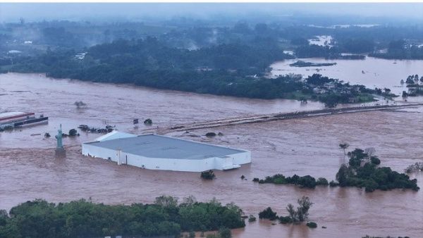 Intensas lluvias hacen colapsar represa en Brasil