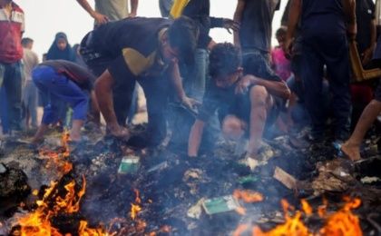 Varios funcionarios del Gobierno israelí han insinuado que personas del campamento atacacado pudieron haber iniciado un iniciado, pero sin presentar evidencias.